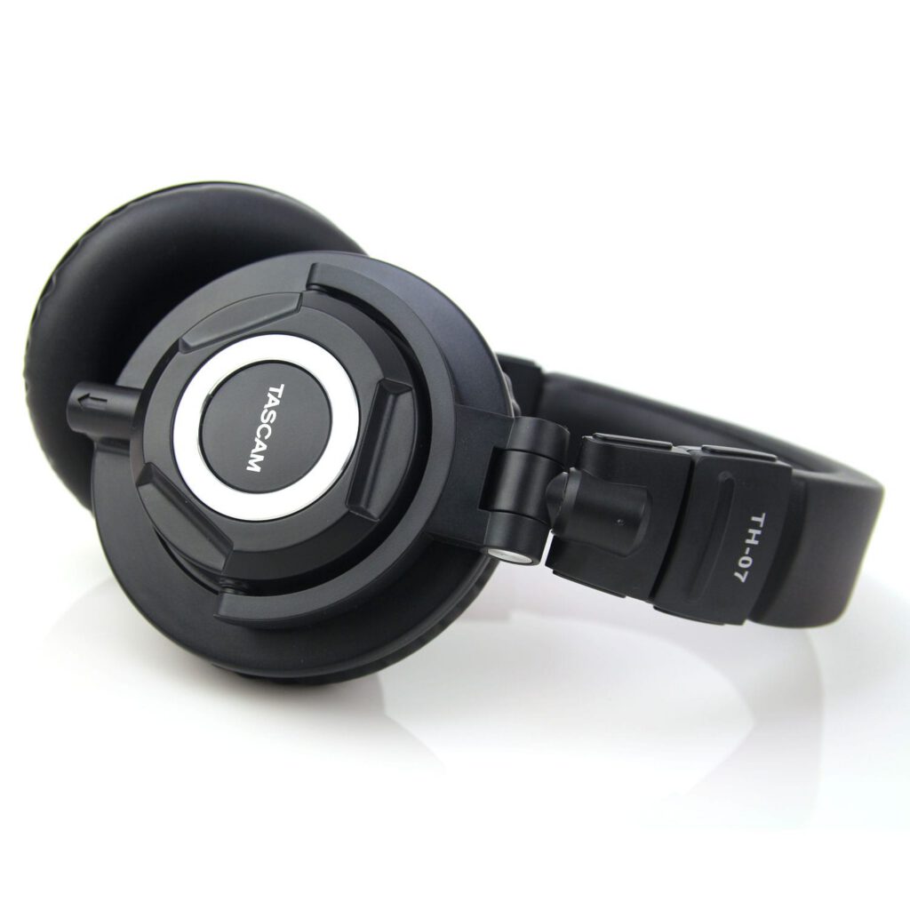 TASCAM TH-07 Headphones